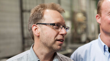 ZF Friedrichshafen medewerker in gesprek