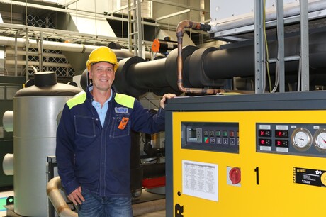 Dennis van Helden naast Hybritec