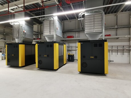 De drie KAESER DSD 240 T compressoren van het compressorstation in de nieuwe fabriek.