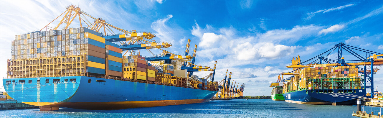 Persluchtcompressor voor gebruik in de marine, scheepsbouw en nautische toepassingen – efficiënte technologie van KAESER voor maritieme toepassingen.